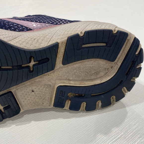 BROOKS RUNNING SHOES SIZE 8.5. Adrenaline gts 22 - Picture 8 of 12